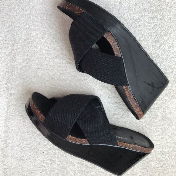 SOLDBlack wedge heels Size 7 1/2. - Picture 2 of 5